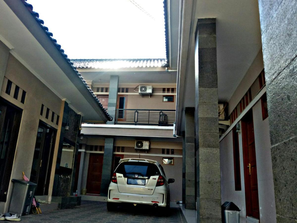 Wisma Andali Syariah Near Rsud Cideres Majalengka Extérieur photo